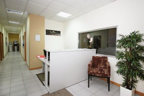 Escritório com 25 m2 - Av. Fernão Magalhães- Porto