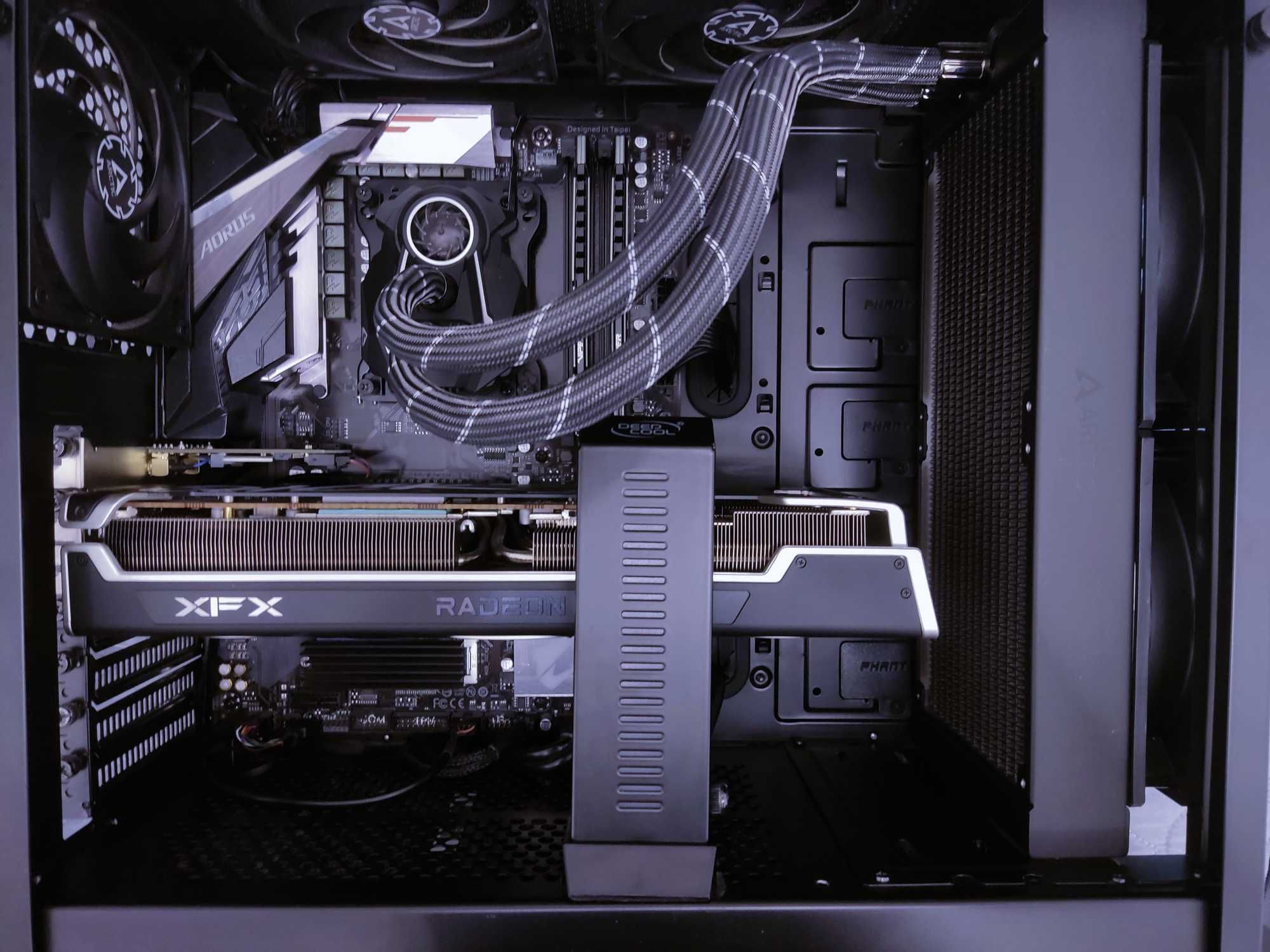 Komputer Ryzen 5 5600, XFX RX 6700XT, 32GB RAM