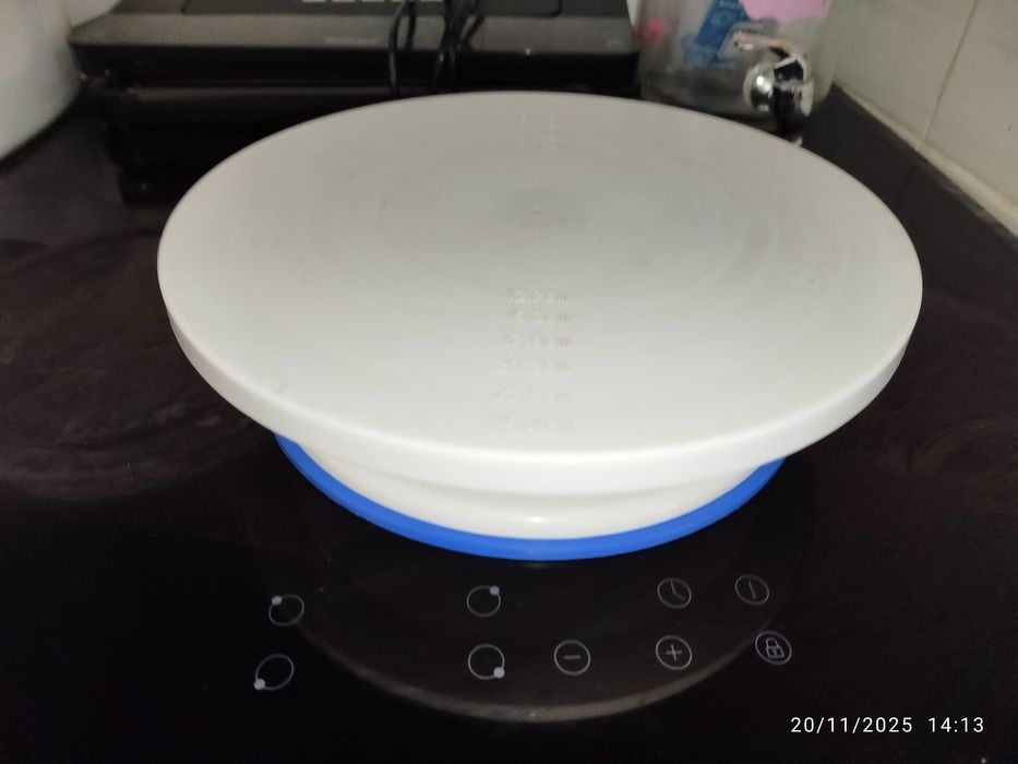 Prato giratório para bolos