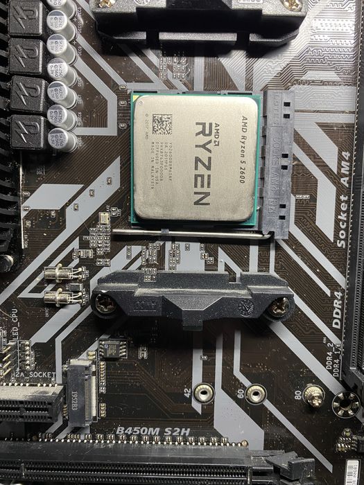 Комплект Gigabyte B450M S2H + AMD ryzen 5 2600