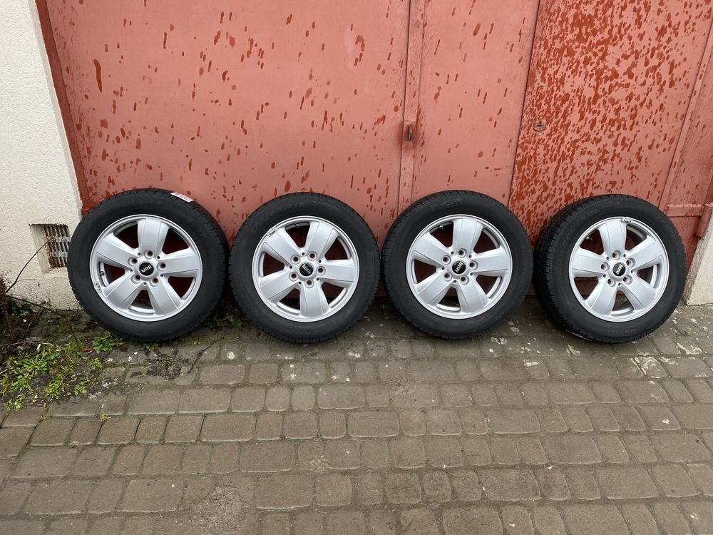 Зимові шини Pirelli 175/65 R15 диски Mini Cooper R15