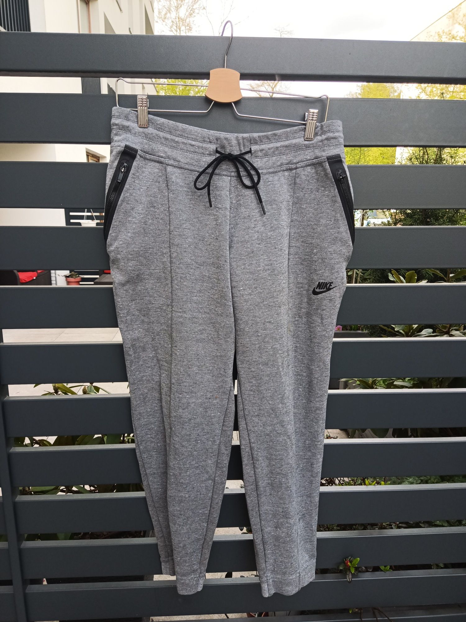 Nike wmns Tech Fleece Seamed Pant spodnie dresowe damskie