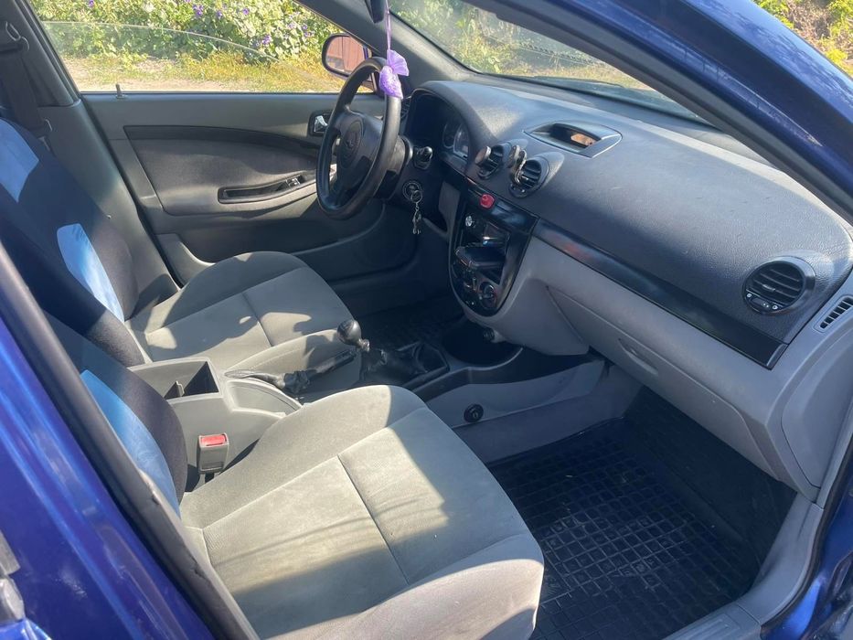 продам шевролет ланчети универсал