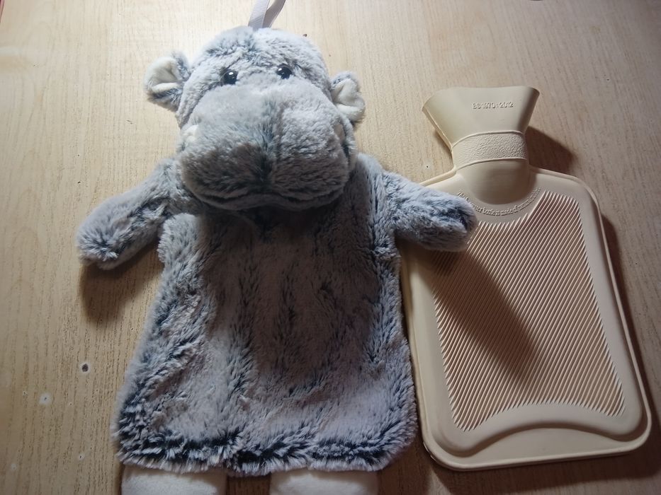 Продам сухую детскую грелку в чехле,резиновую грелку.