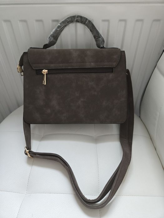 Damska brazowa torebka zamsz