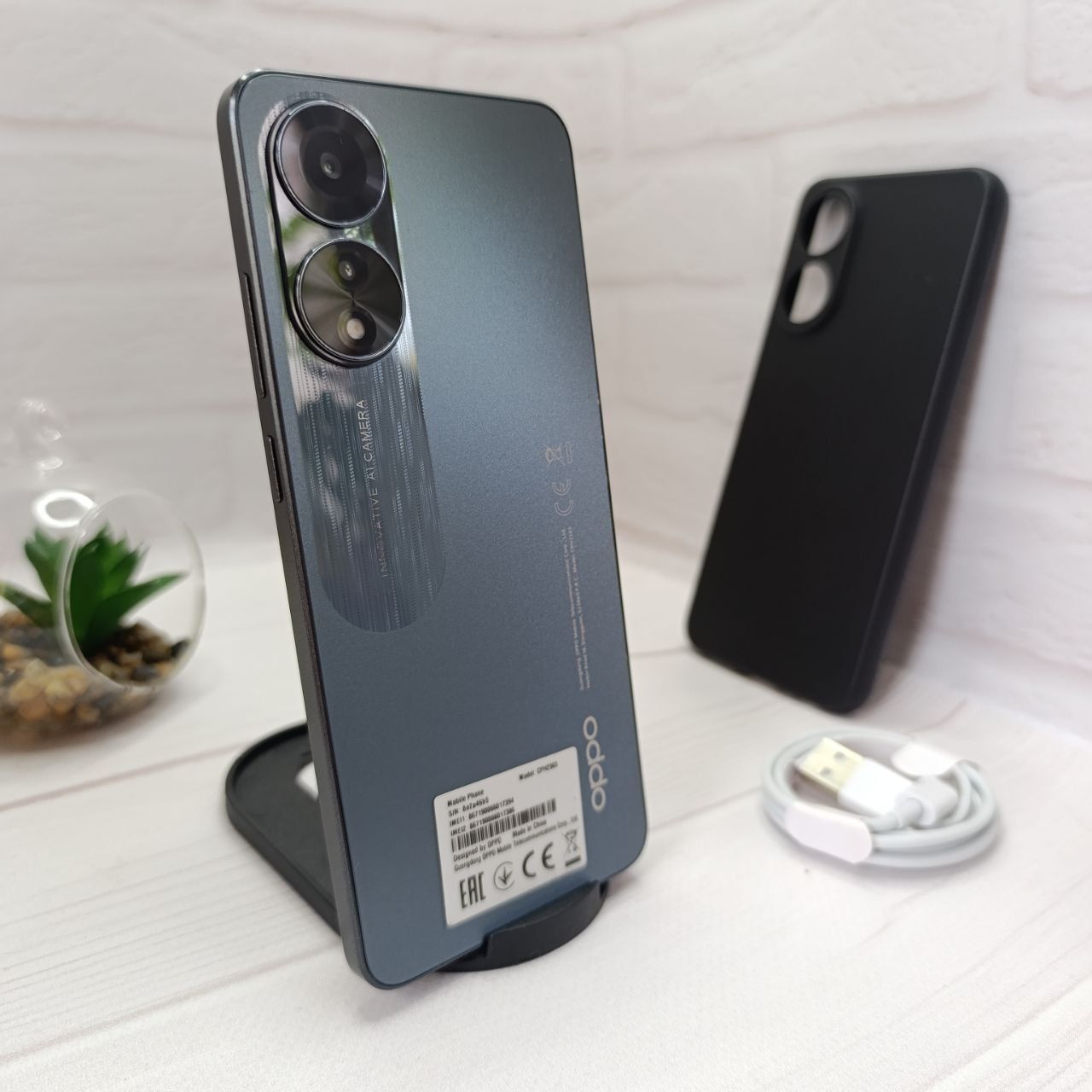 Продам телефон Oppo A78 8/256Gb NFC в гарному стані