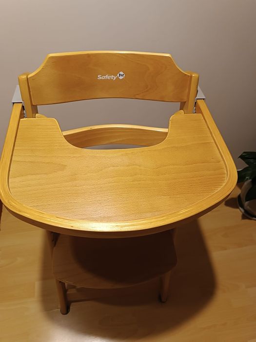 Krzesełko zarówno do karmienia jak i do biurka Safety 1st