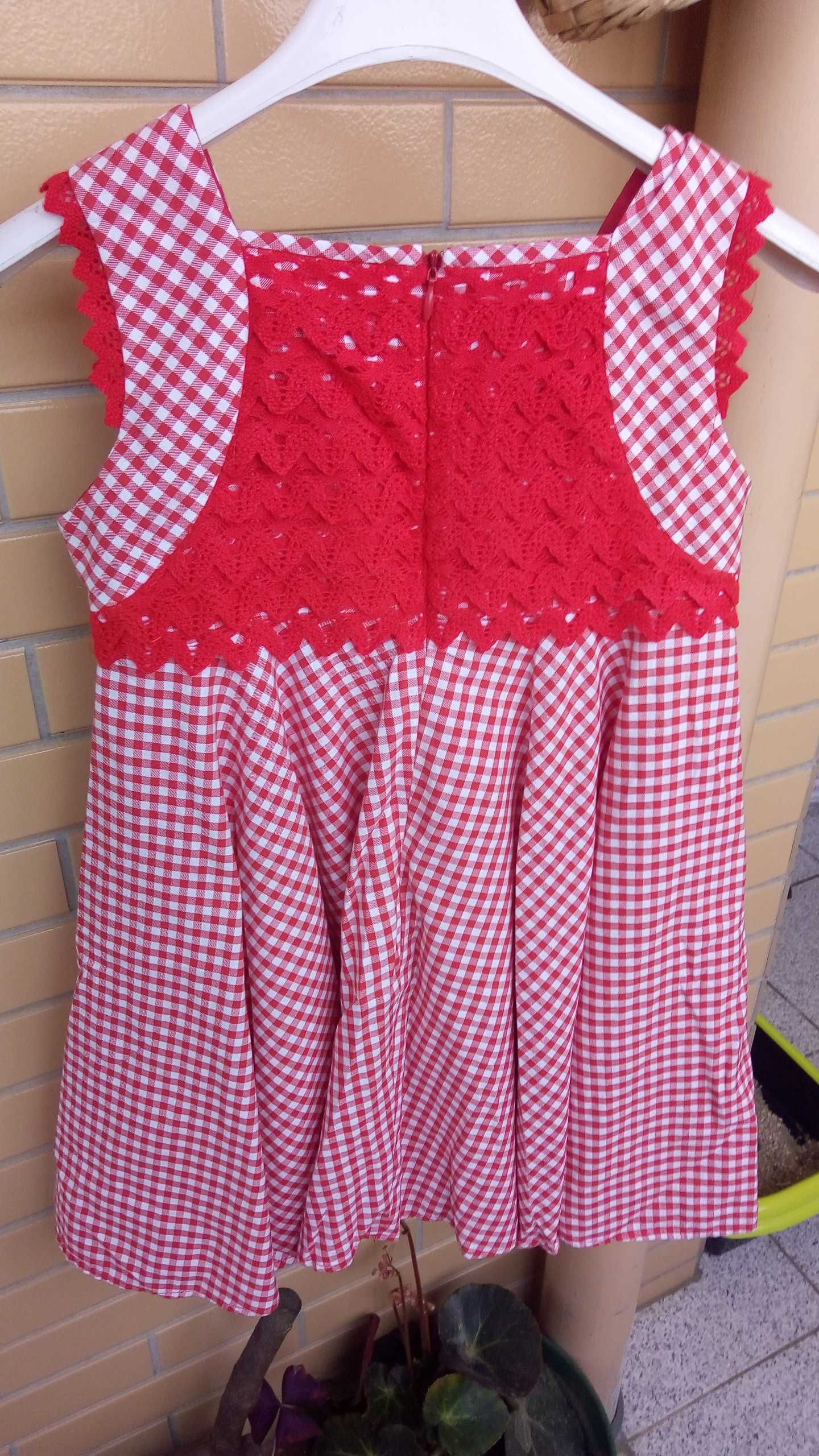 Vestido vermelho de menina (6-8 anos)