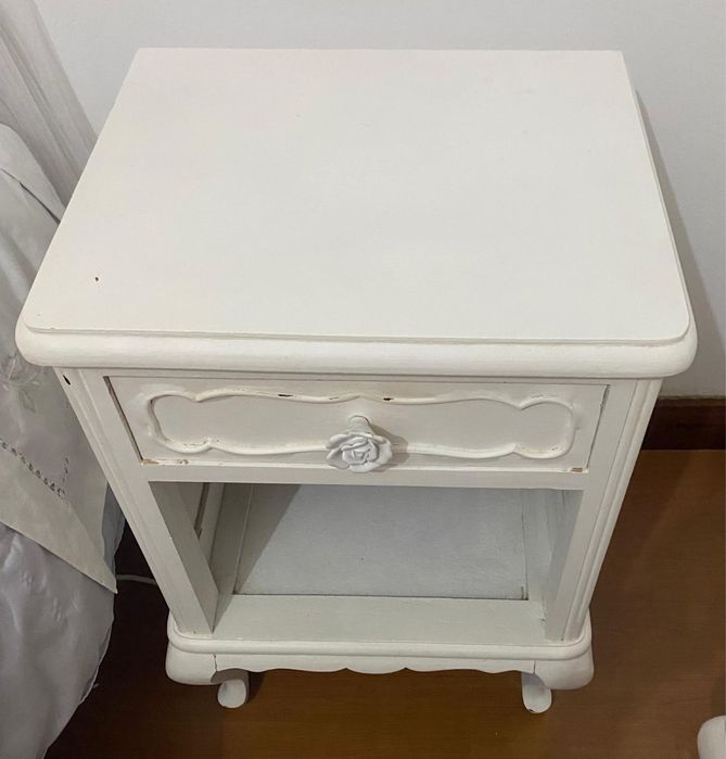 Cómoda espelho mesa de cabeceira Pentiadeira e roupeiro