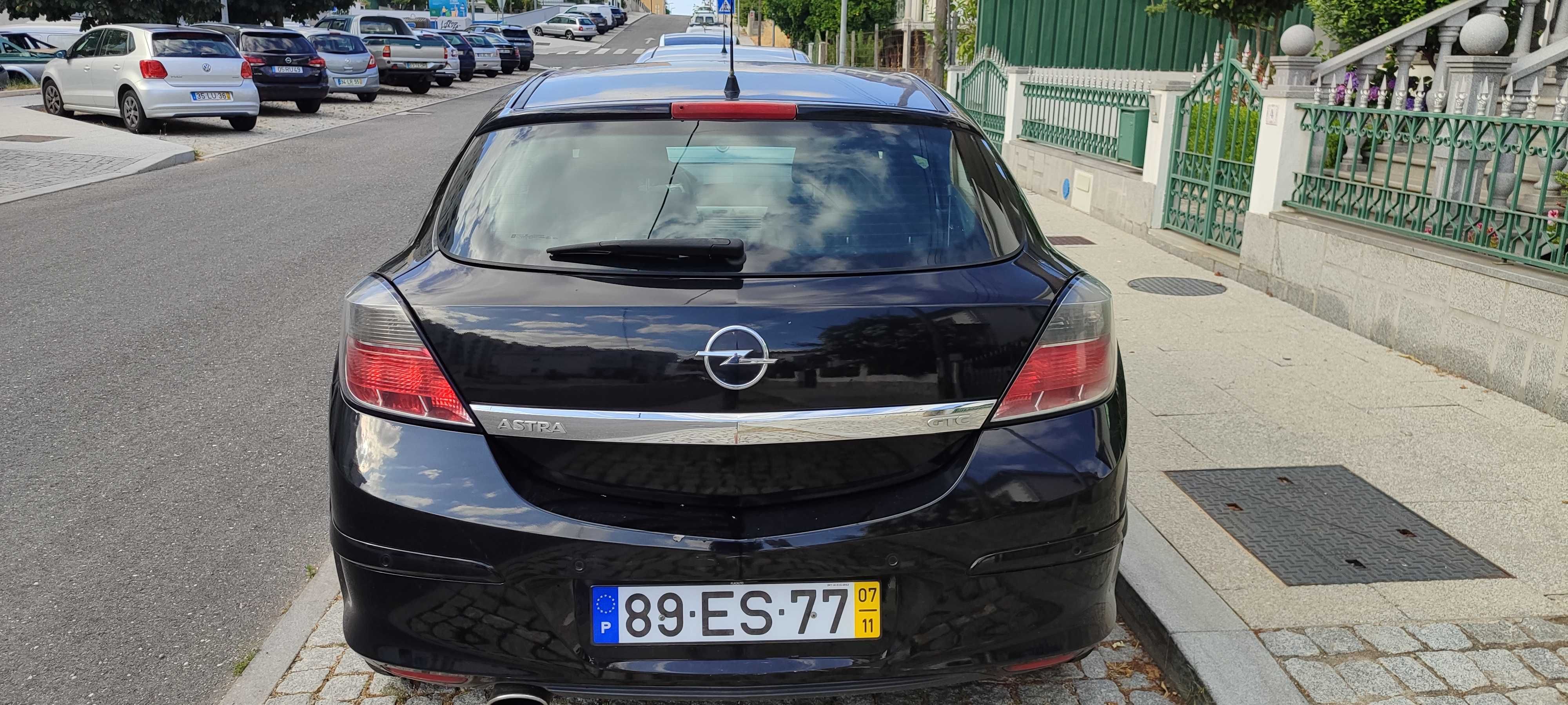 Opel astra GTC bom estado geral