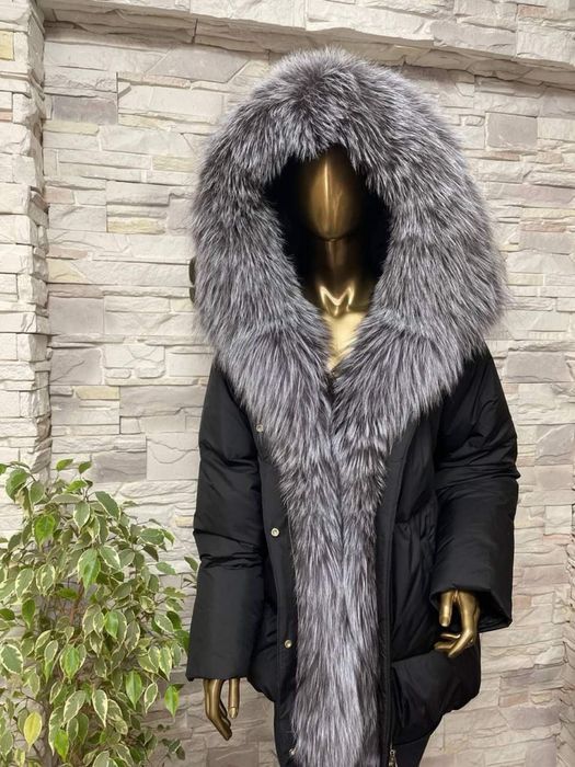 Пальто з чорнобуркою