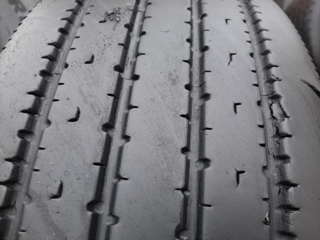 Opona używana ciężarowa 295/60R22.5 LONGMARCH LM216; 300zł C2369