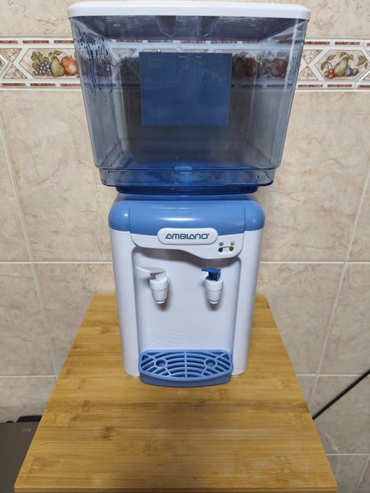 Dispensador de água fresca e natural
