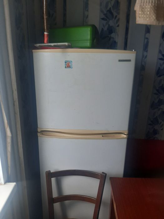 Холодильник б/у.