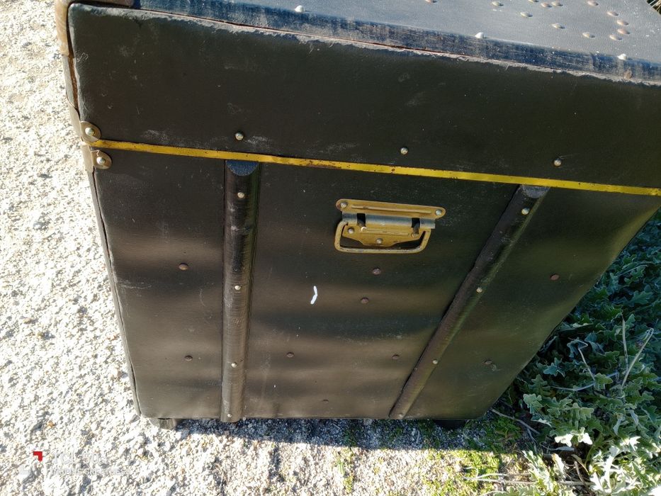 Arca muito antiga a precisar de restauro.