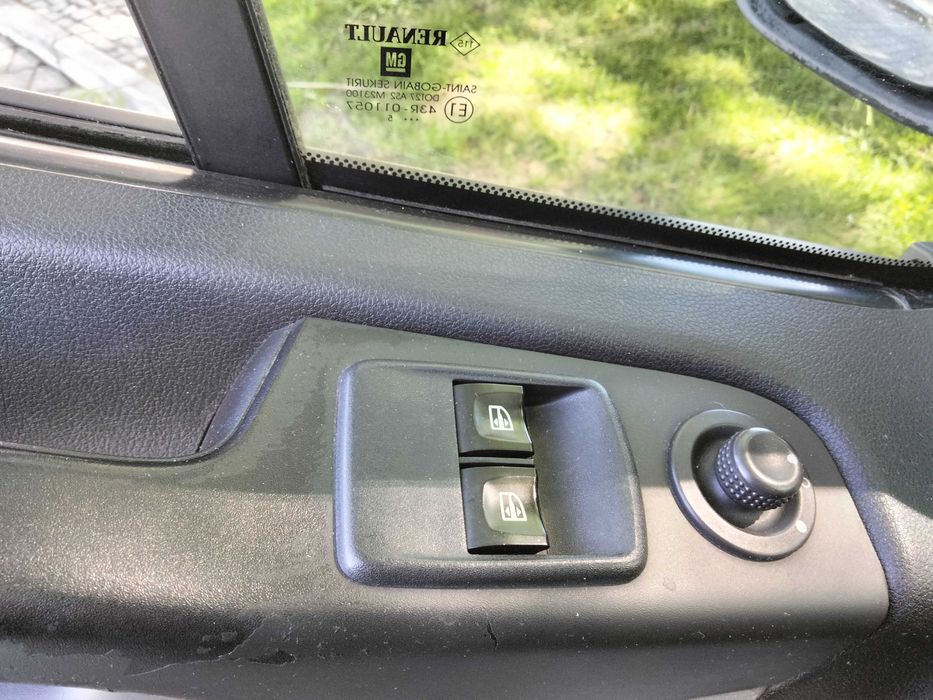 Carrinha 9 lugares Renault Trafic