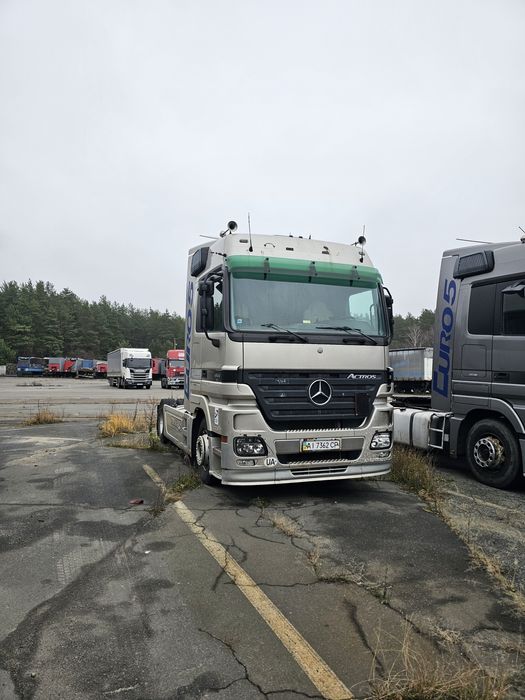 Тягач Мерседес Актрос