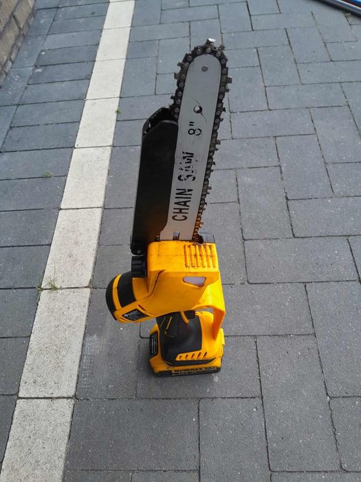 Pilarka piła akumulatorowa dewalt elektryczna