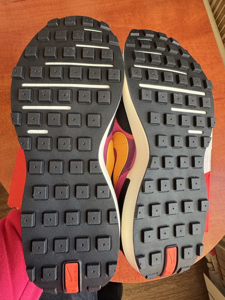 Кросівки жіночі підліткові nike waffle one 38.5