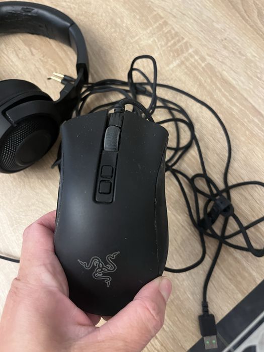Auscultadores com microfone e rato Razer