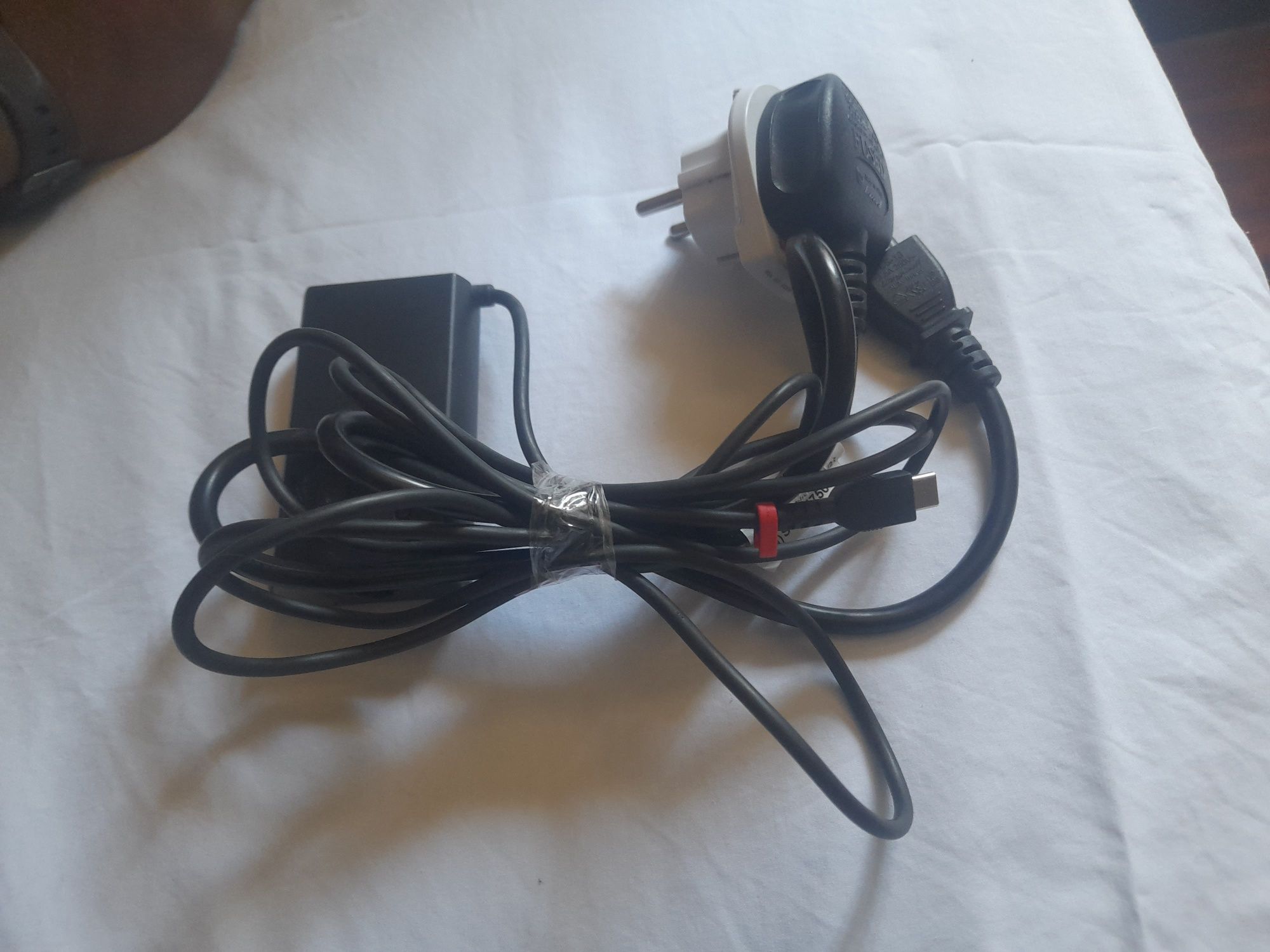 Vendo carregador marca lenovo