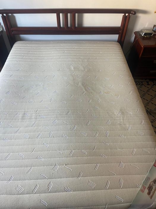 Cama cerejeira + colchão