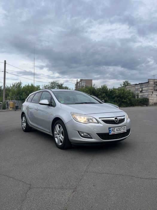 Opel Astra J 2011 1,7 CDTI