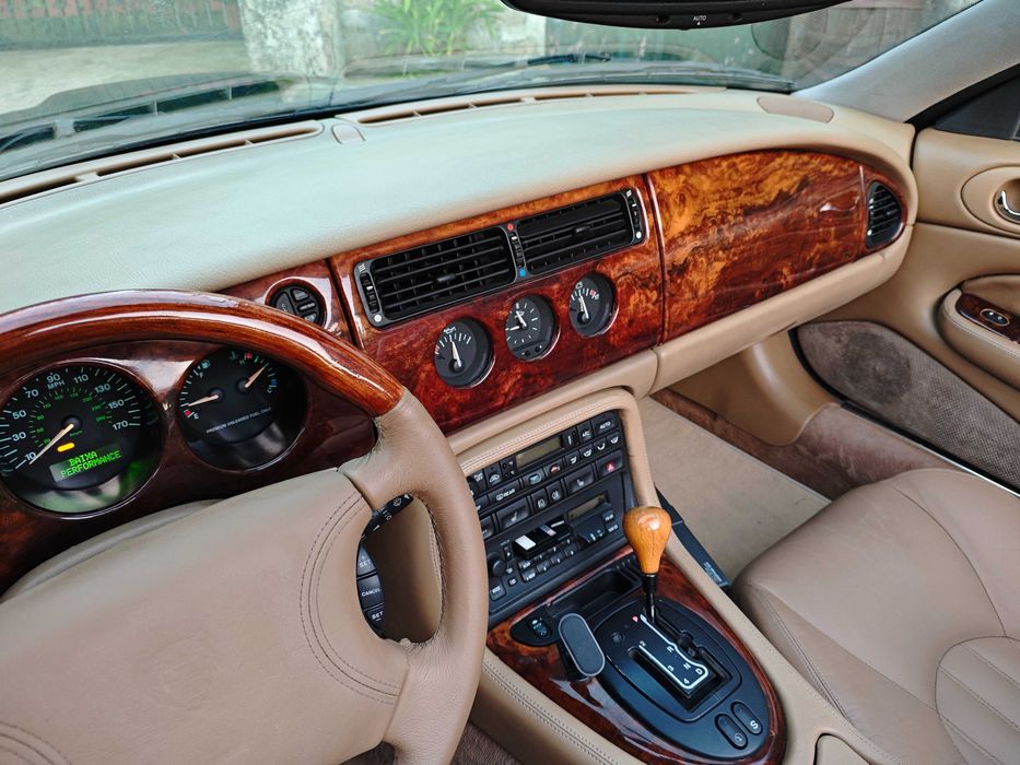 JAGUAR XK8 CABRIOLET COR VERDE