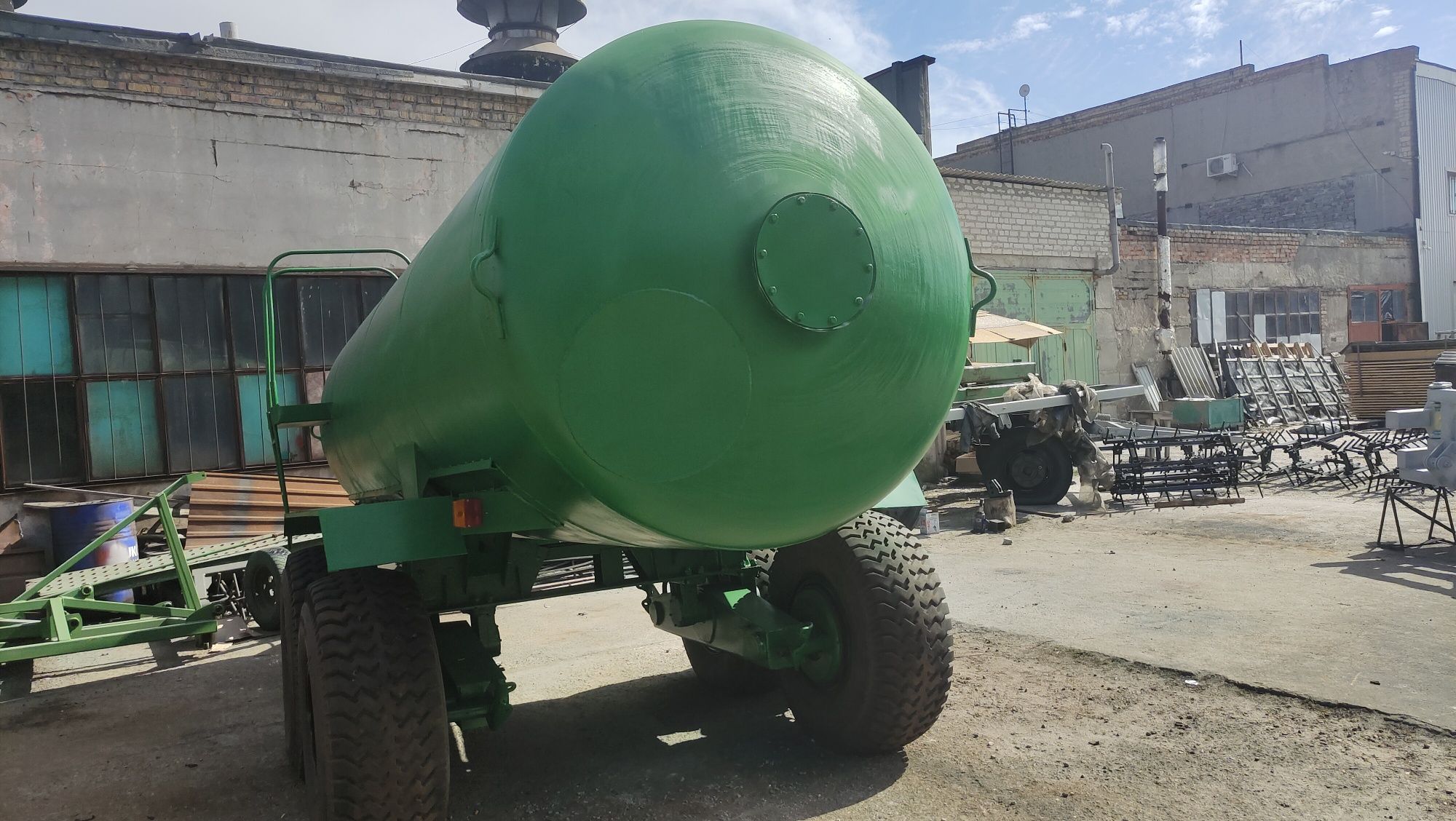 Продам бочку мжт-10