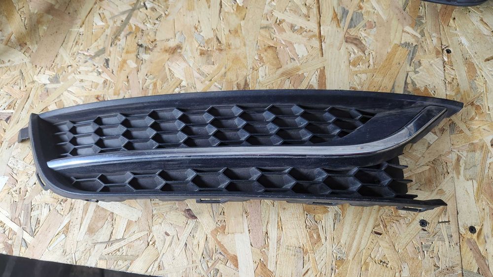561853666c Решітка переднього бампера права volkswagen passat b7 11-15