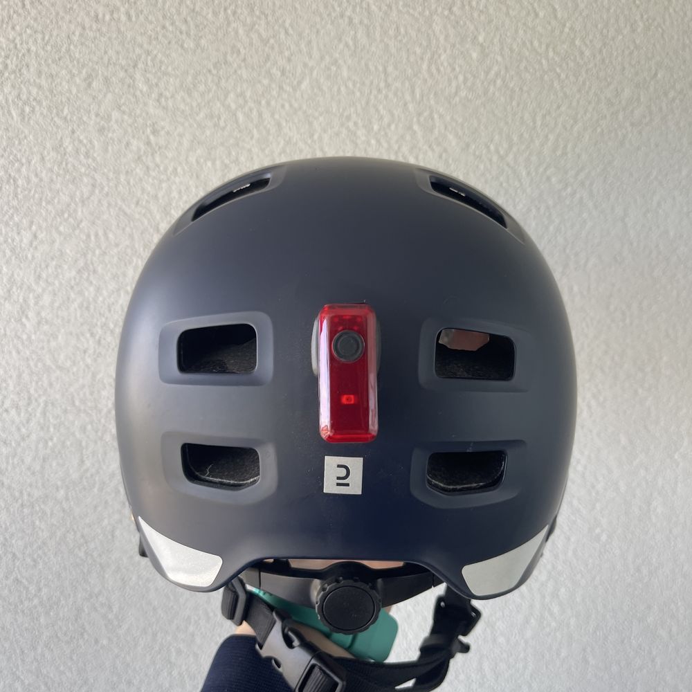 Capacete de bicicleta BTWIN con luz traseiro
