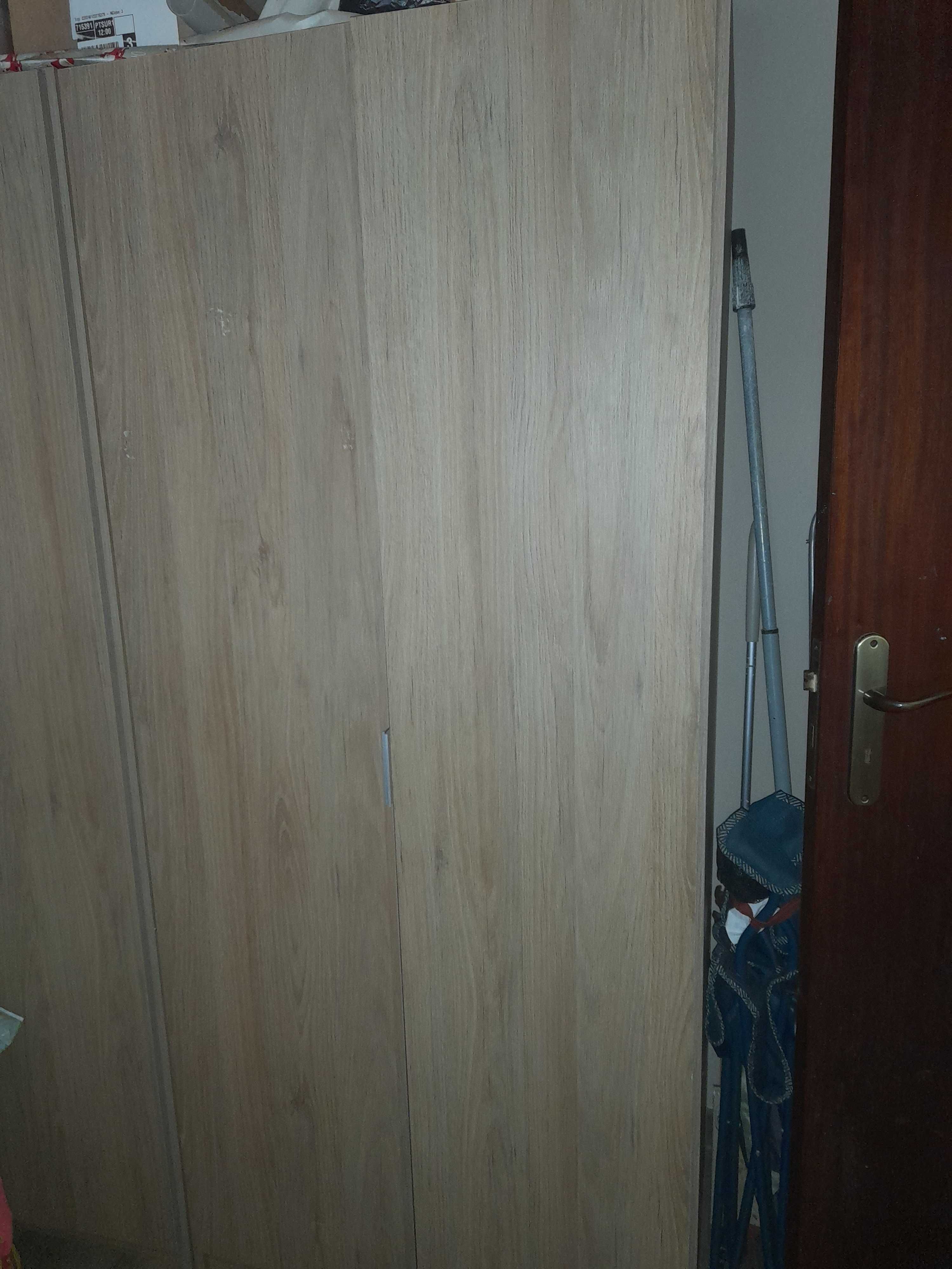 Roupeiro de 2 portas