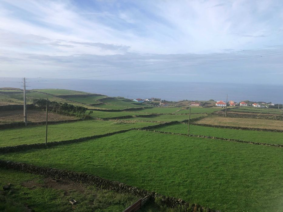 Moradia em Altares - Terceira (Excelente Negócio)