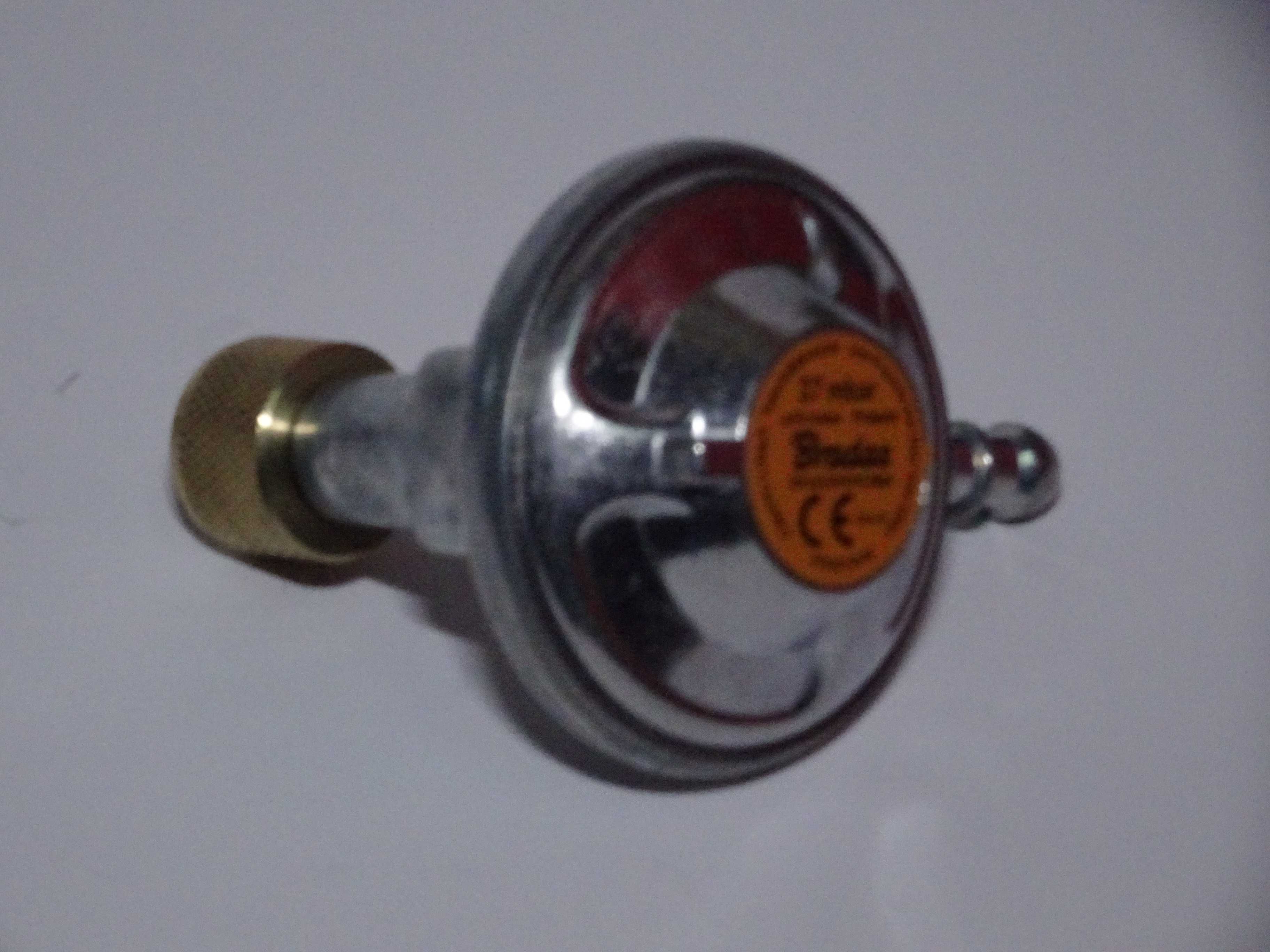 Reduktor Kątowy - Butle Turystyczne  37mbar 1,5kg/h BRADAS RG A310-299