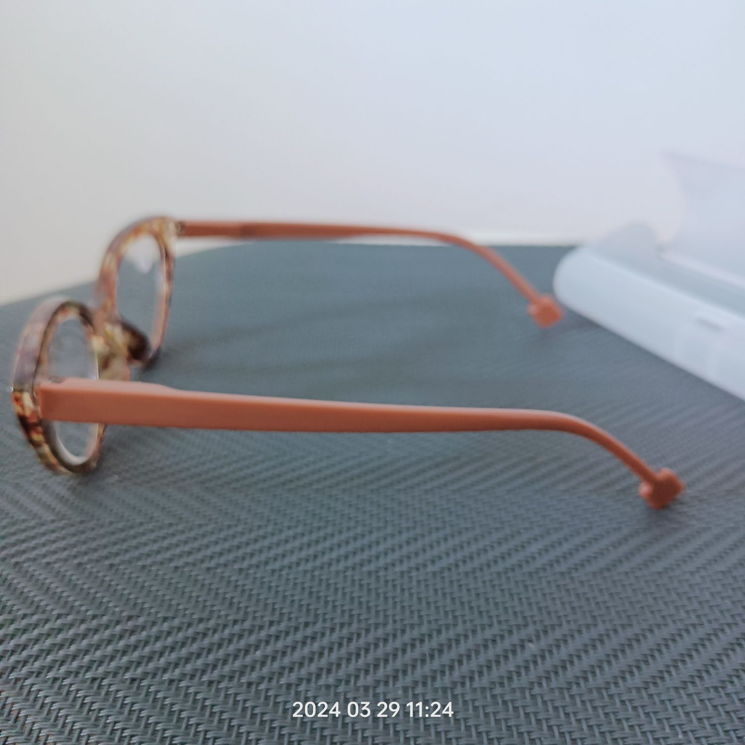 Okulary do czytania plus 1, 5 dioptrii z futerałem