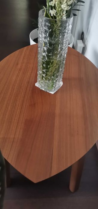2 Mesas de centro, design escandinavo, em chapa de nogueira
