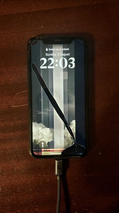 Iphone 11 c/Ecrã Frontal Partido