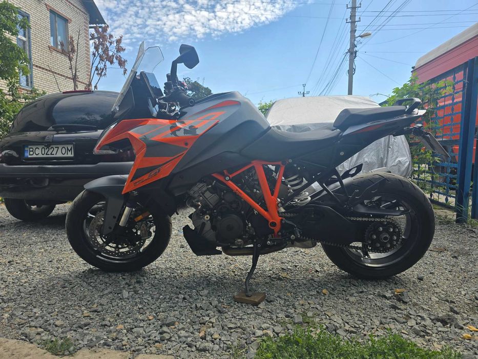 KTM SuperDuke GT 1290 2024