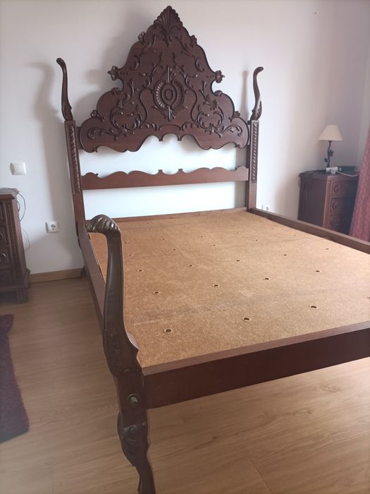 Cama em madeira 140x190 *Preço Negociável*