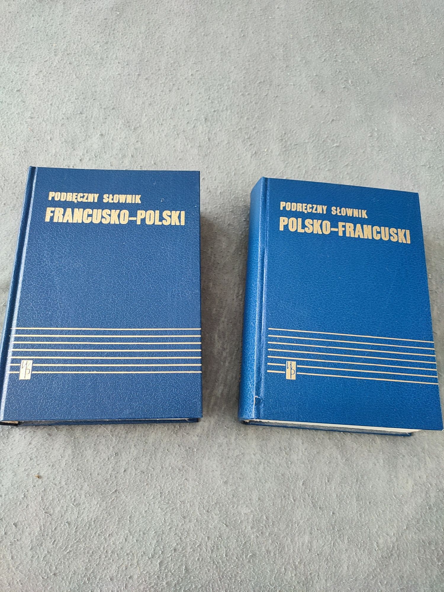 Sprzedam książki słownik francusko -polski, polsko -francuski .