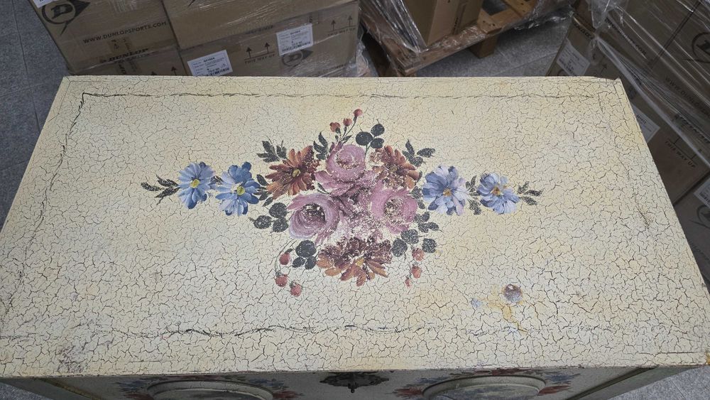 Baú antigo em excelente estado