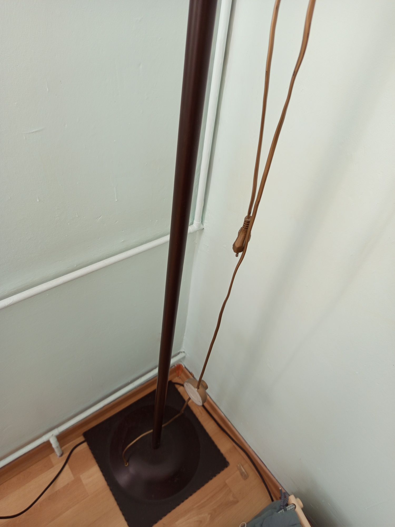 Lampa podłogowa stojąca