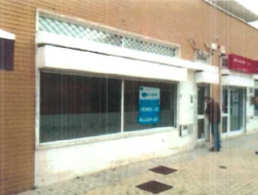 VENDA: Loja (para conversão T1/T2)  no Barreiro, Palhais