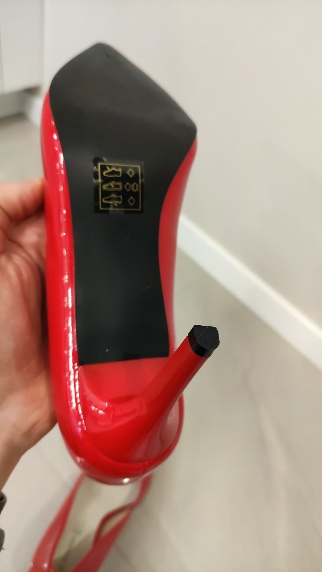 NOWE czerwone szpilki r. 38