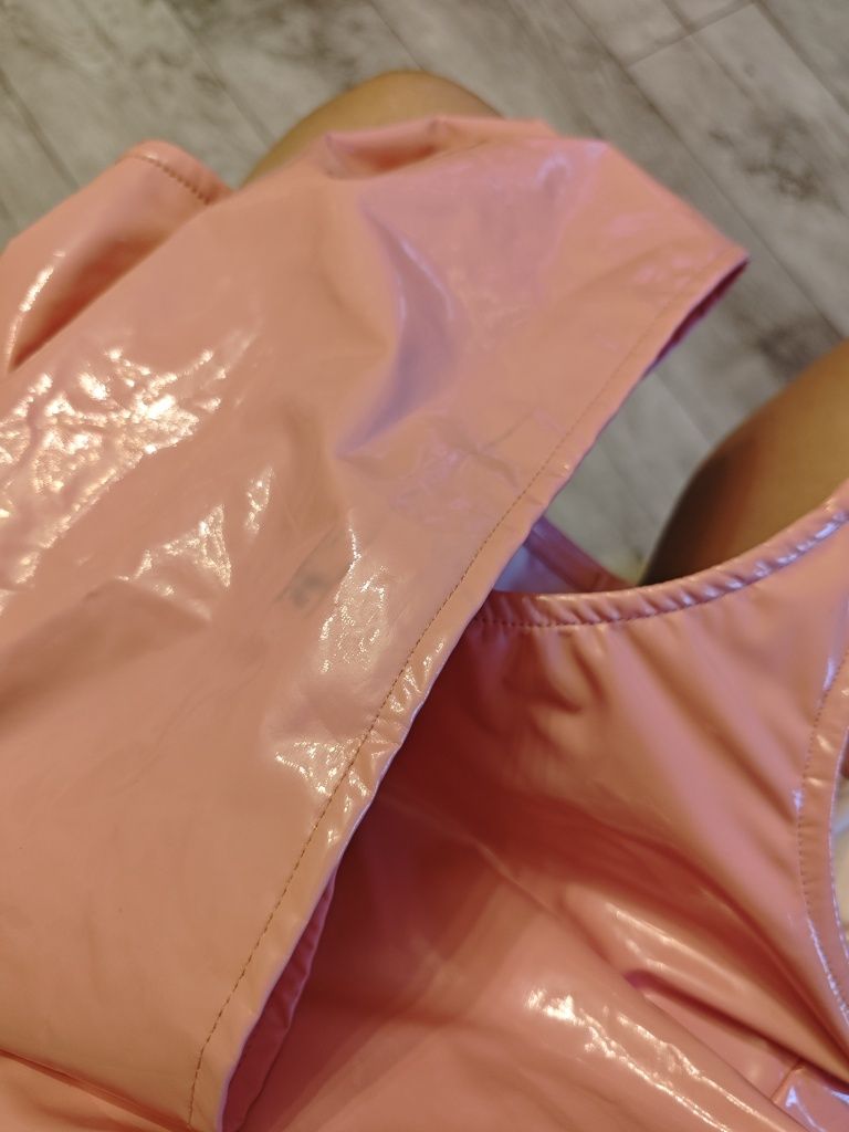 Różowy lateksowy gorset usztywniany prettylittlething underbust latex