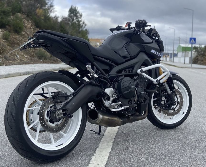 Mota Yamaha MT 09