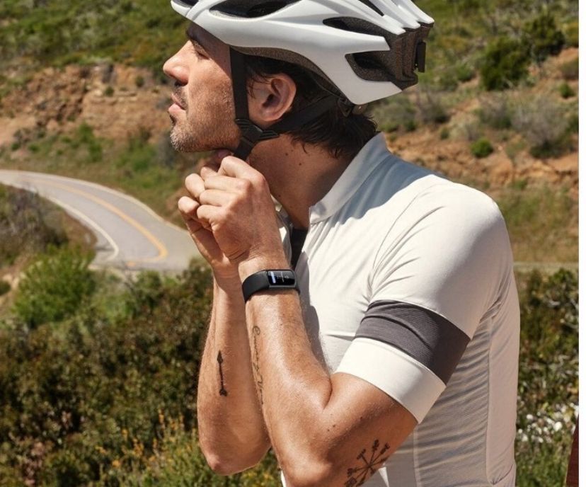 Fitbit by Google Charge 6 | fitness tracker | aluminiowa koperta