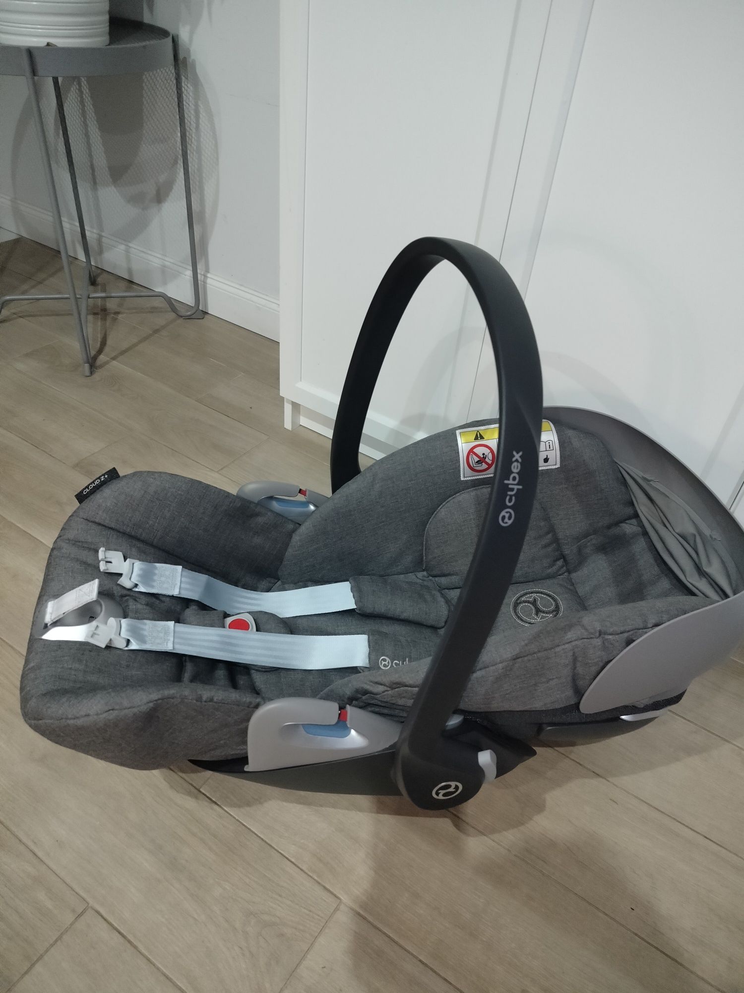 Fotelik nosidełko Cybex Z i size+adaptery jak nowy