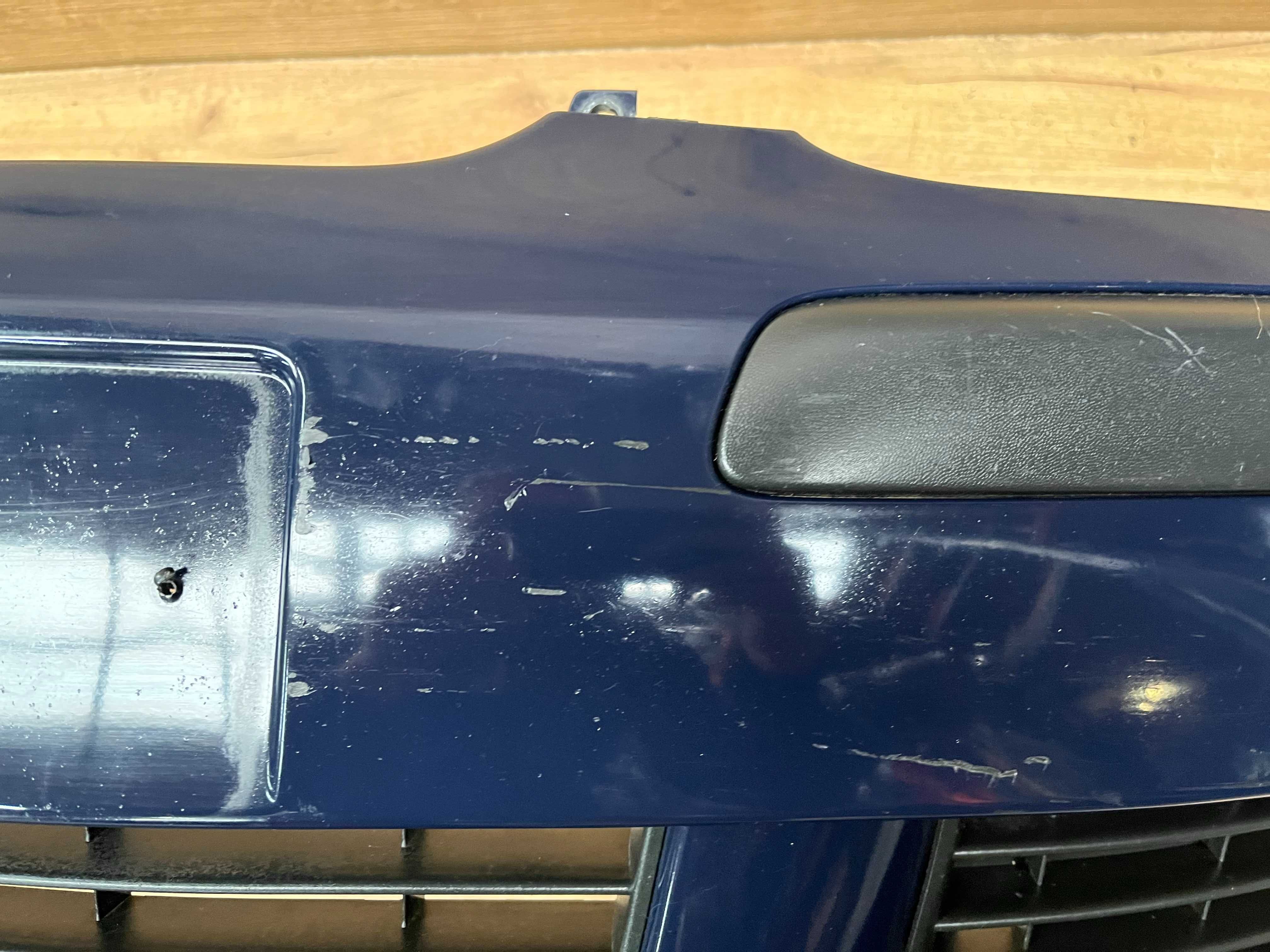 Zderzak przedni Volkswagen Golf 5 kolor la5g