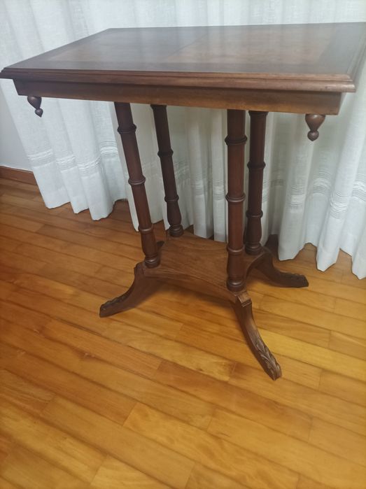 Mesa antiga de apoio alta restaurada estilo inglês